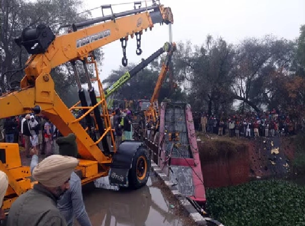 बठिंडा बस दुर्घटना: 8 की मौत, 26 घायल